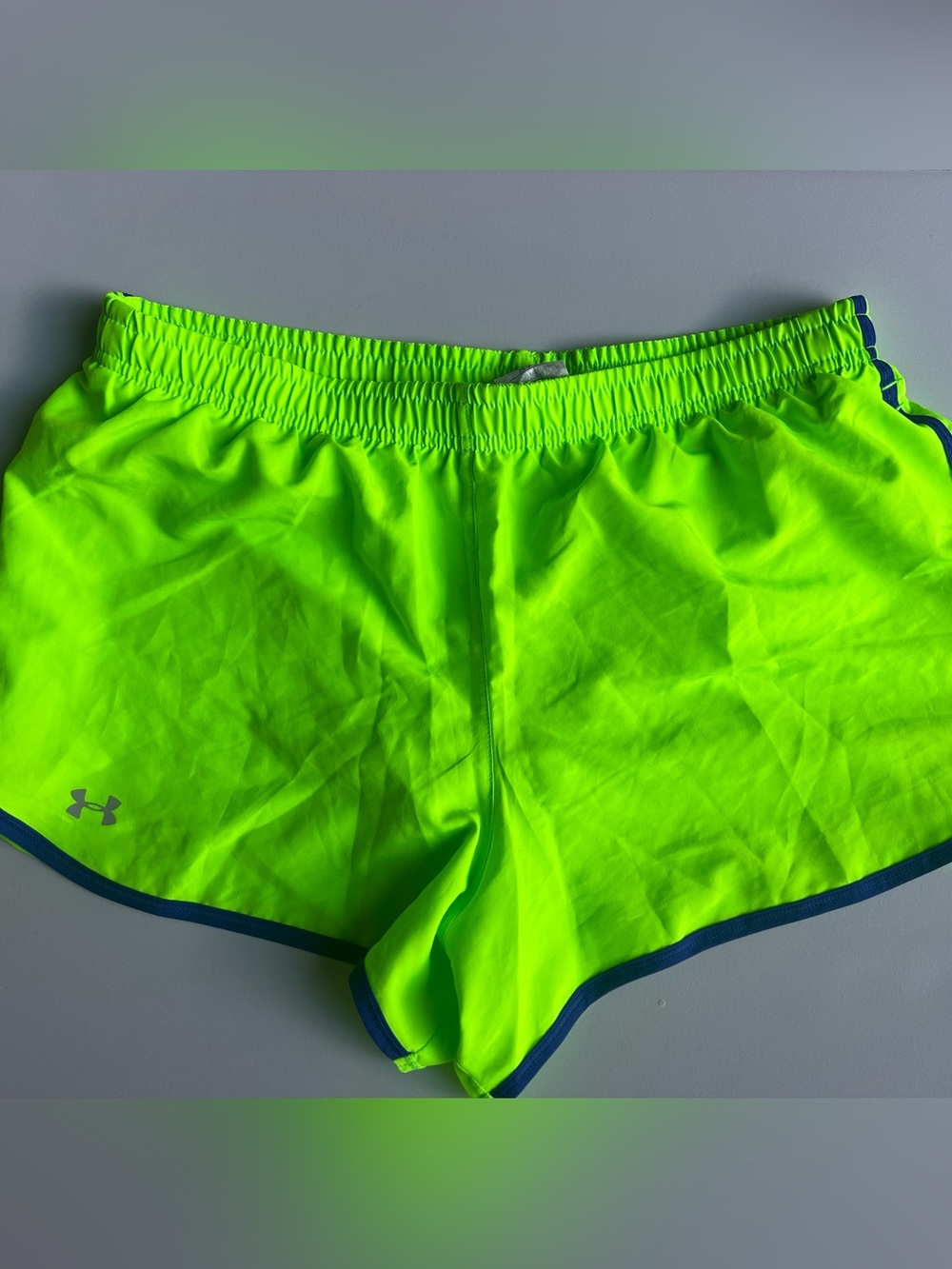 Under Armour Women’s Medium Neon Green Athletic Running Shorts